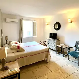 https://un-coin-de-luberon.fr-provencehotel.com