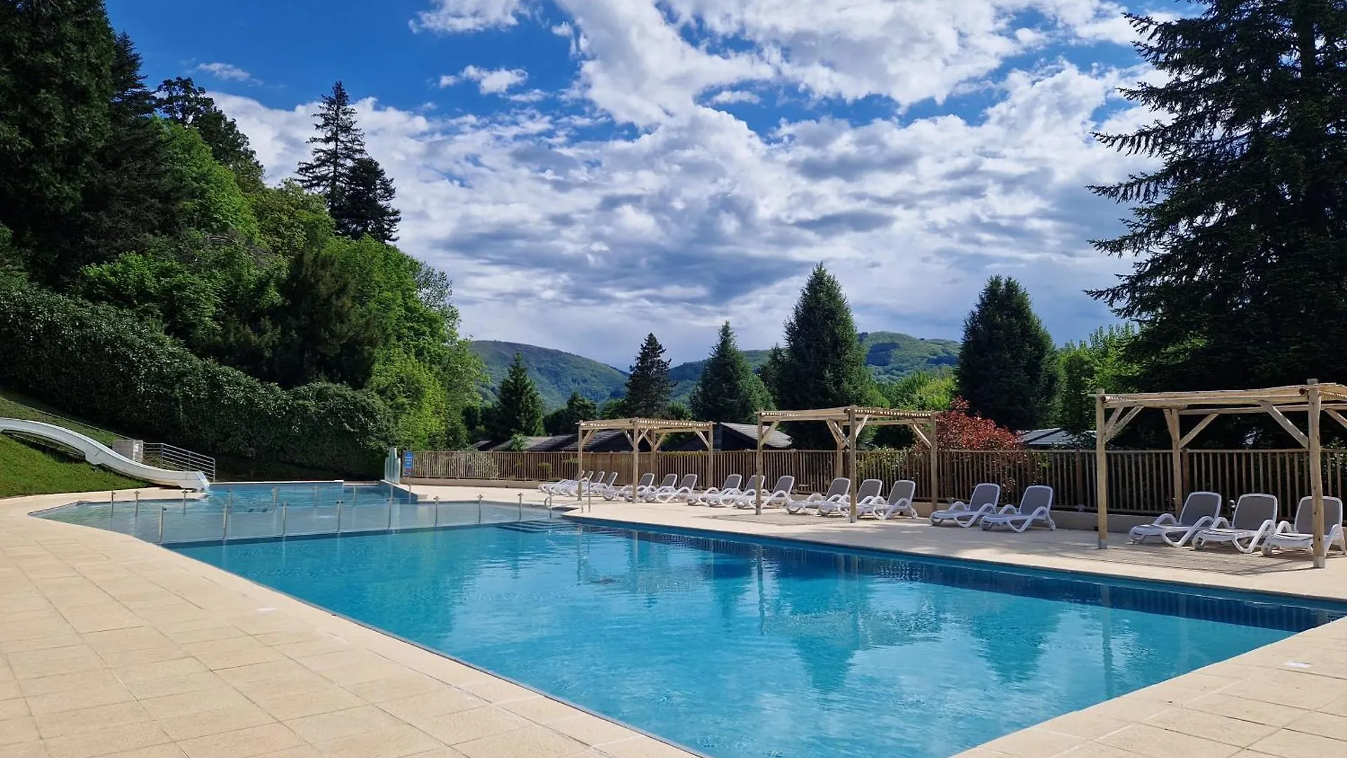 **** Holiday park Camping Paradis Marmotel Saint-Geniez-d'Olt France