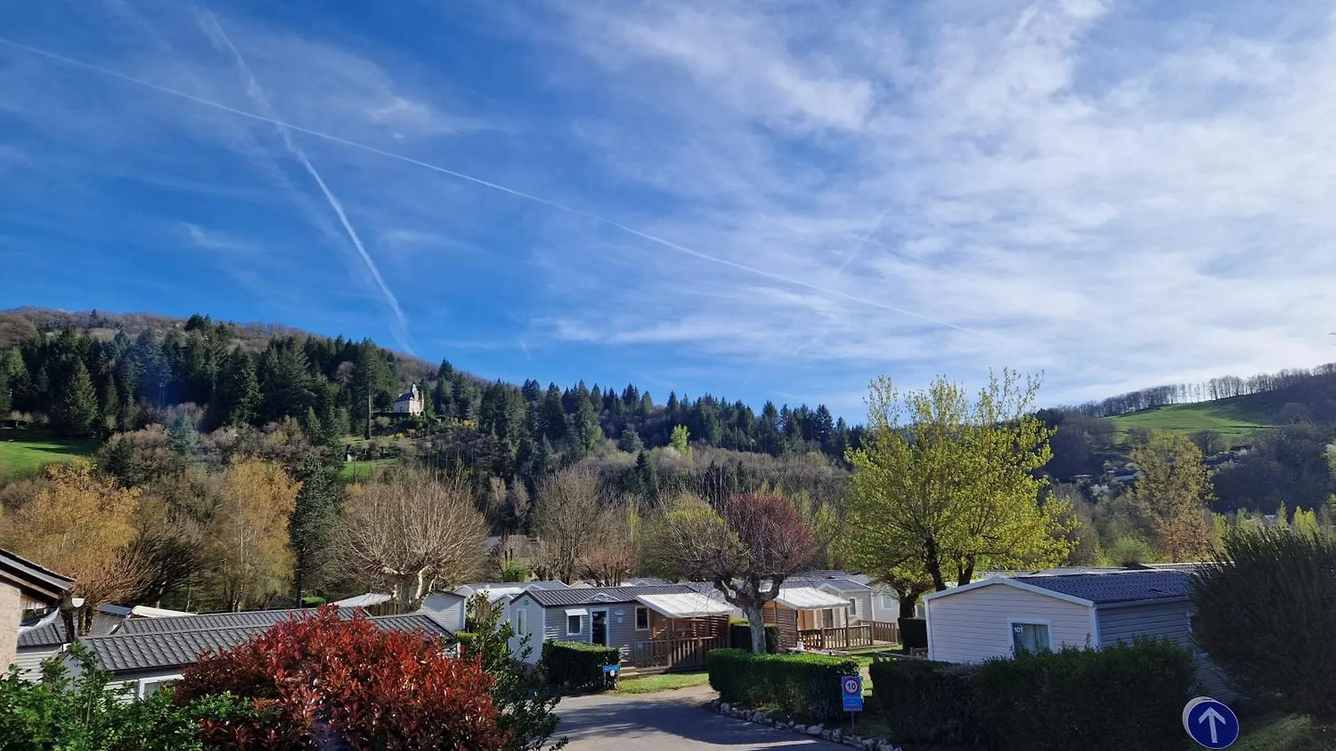 Camping Paradis Marmotel Saint-Geniez-d'Olt 4*,