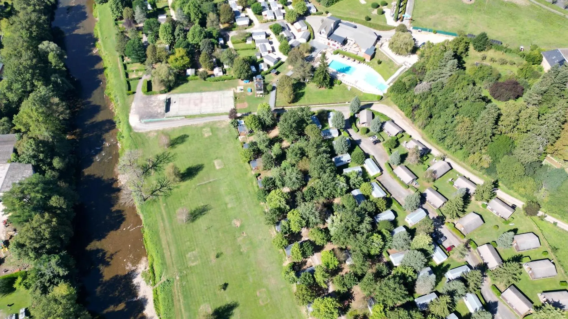 Camping Paradis Marmotel Saint-Geniez-d'Olt Holiday park